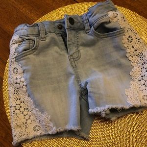 Girls shorts with design